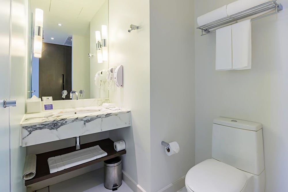 Фото Holiday Inn Express Bangkok Siam, an Ihg Hotel