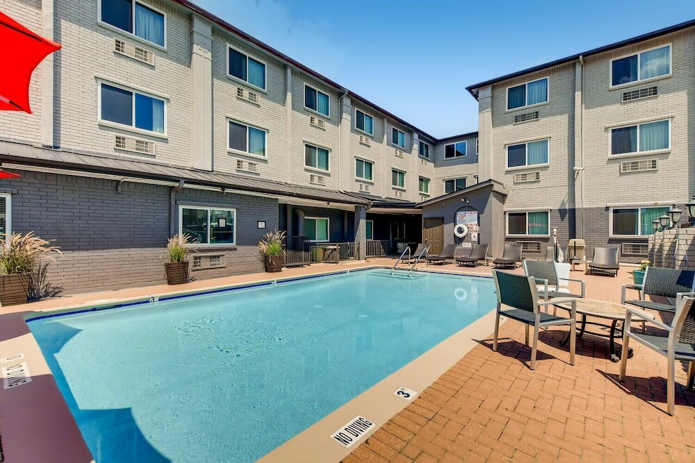 Фото Orangewood Inn & Suites Midtown