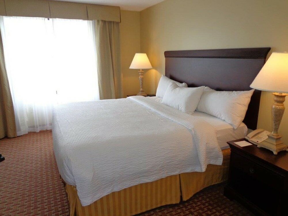 Фото Euro Suites Hotel