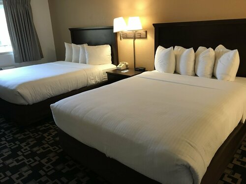 Гостиница MorningGlory Inn & Suites в Беллингеме