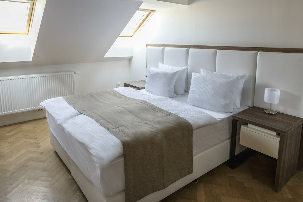 Фото Letna Garden Suites