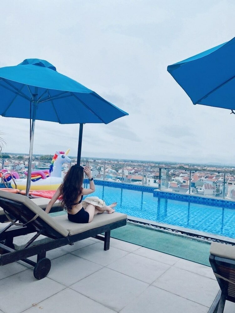 Фото Uptown Hotel