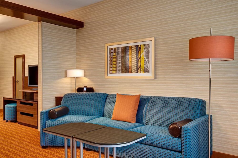 Фото Fairfield by Marriott Inn & Suites San Francisco Airport Oyster Point Area