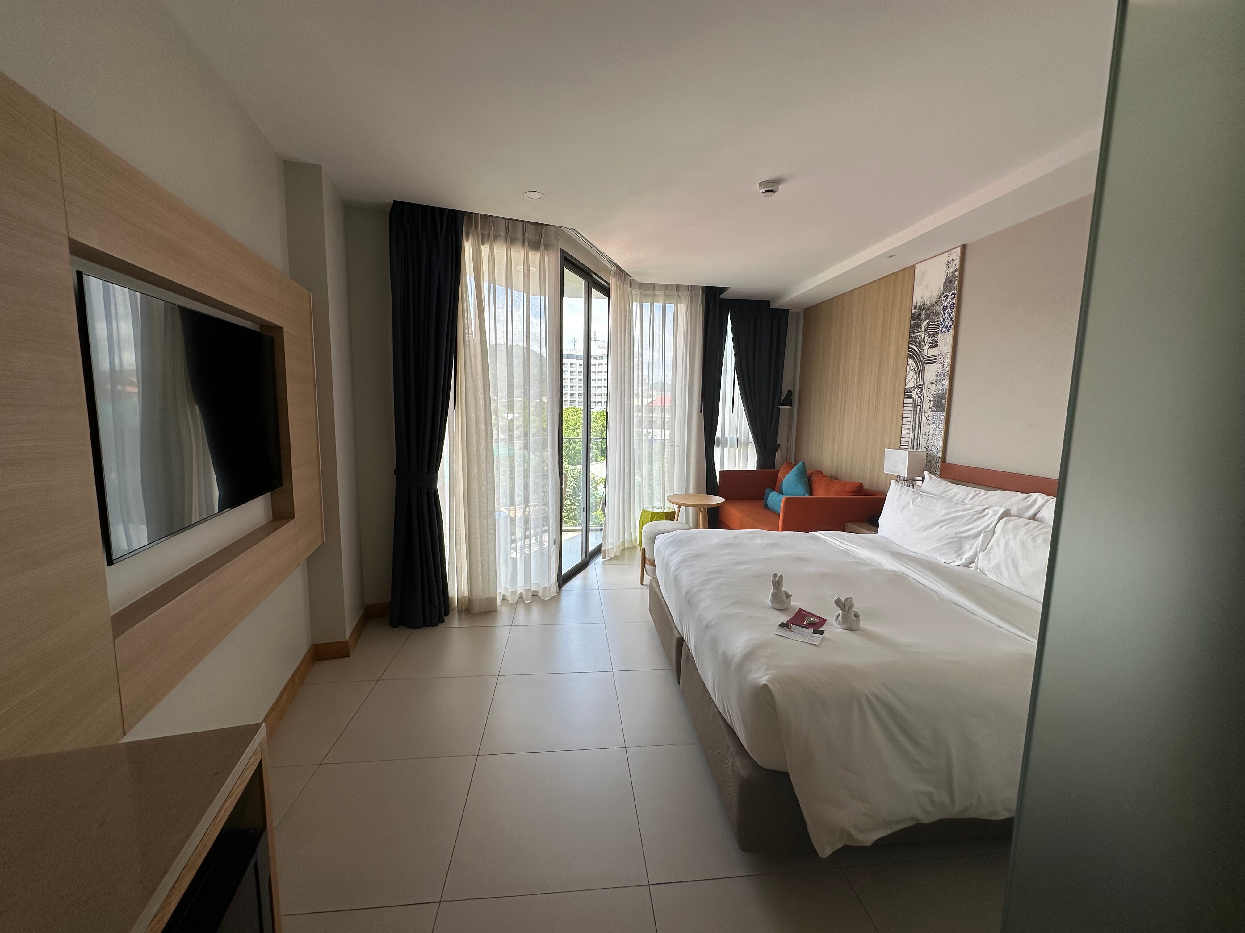 Фото Glow Mira Karon Beach