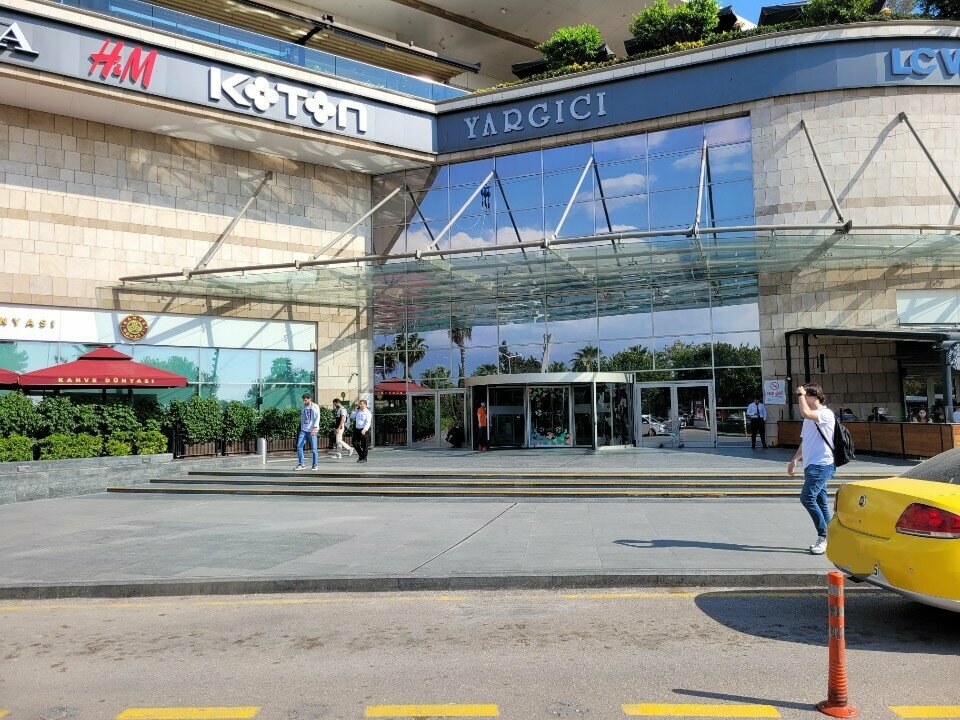 Perfume and cosmetics shop Bargello, Adana, photo