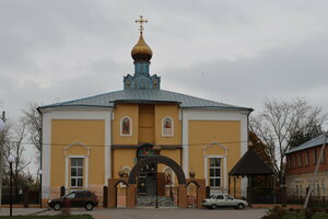 Церковь Троицы Живоначальной (rabochiy posyolok Ukholovo, ulitsa Lenina, 33), orthodox church