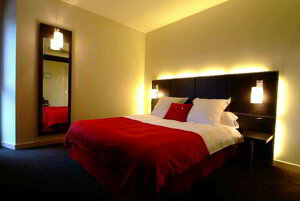 The Originals Boutique (Auvergne-Rhône-Alpes, Isère, Arrondissement de La Tour-du-Pin, Route de Lyon, 95), hotel
