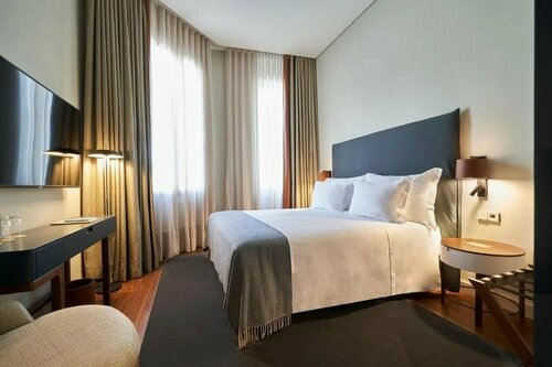 Гостиница PortoBay Flores в Порту