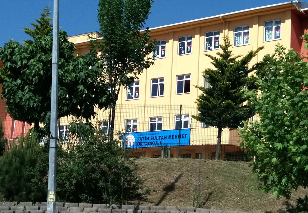School Fatih Sultan Mehmet Middle School, Istanbul, photo