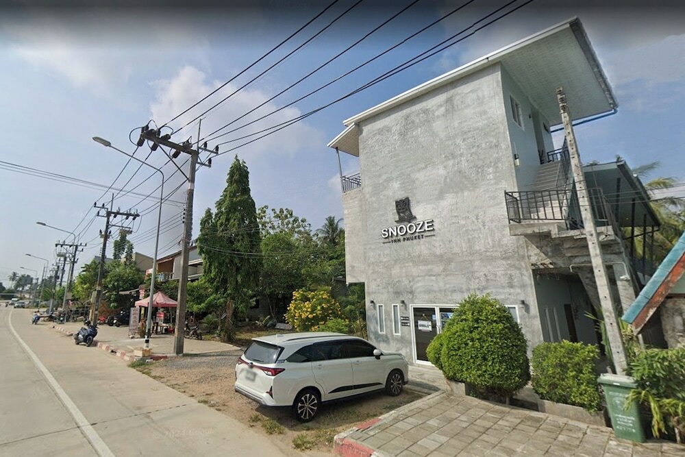 Фото Snooze Inn Phuket
