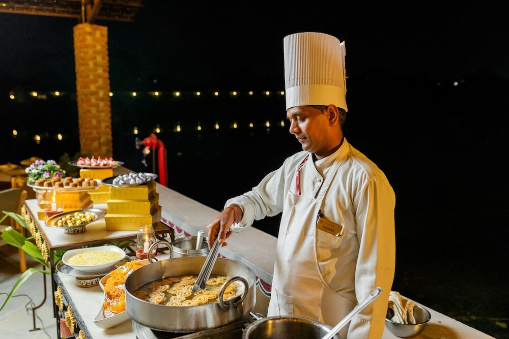 Фото Shikarbadi Hotel