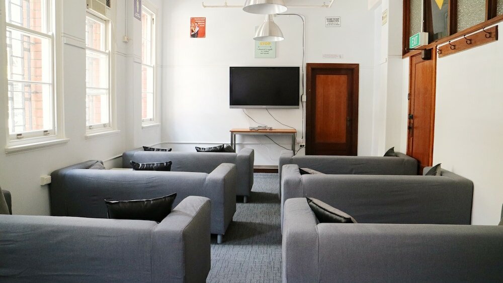 Фото The Old Swan Barracks - Hostel