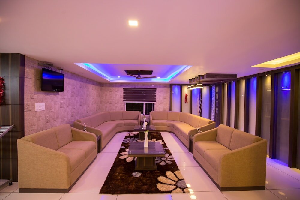 Фото South Gate Residency