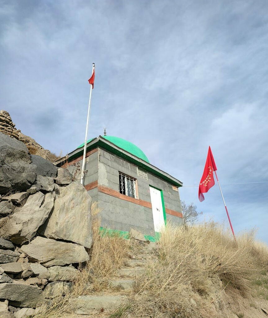 Landmark, attraction Alperenler Tomb, Kars, photo