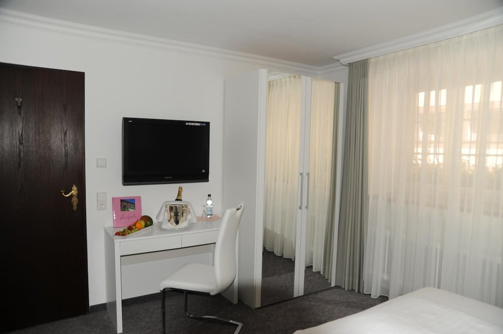 Фото Hotel-Restaurant Adler