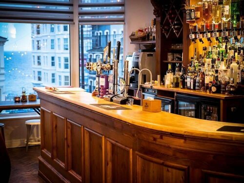 Гостиница Hq Bar & Restaurant в Дугласе