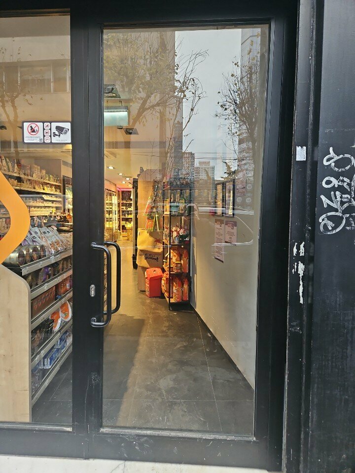 Supermarket Kiosk Macrocenter, Istanbul, photo