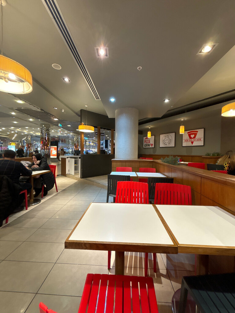 Pizzeria Pizza Hut, Istanbul, photo