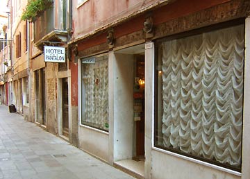 Фото Hotel Pantalon