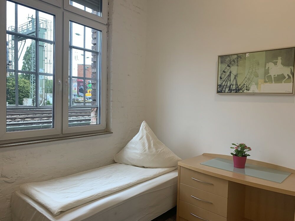 Фото Lovely Rooms Next to the Trainstation Wg