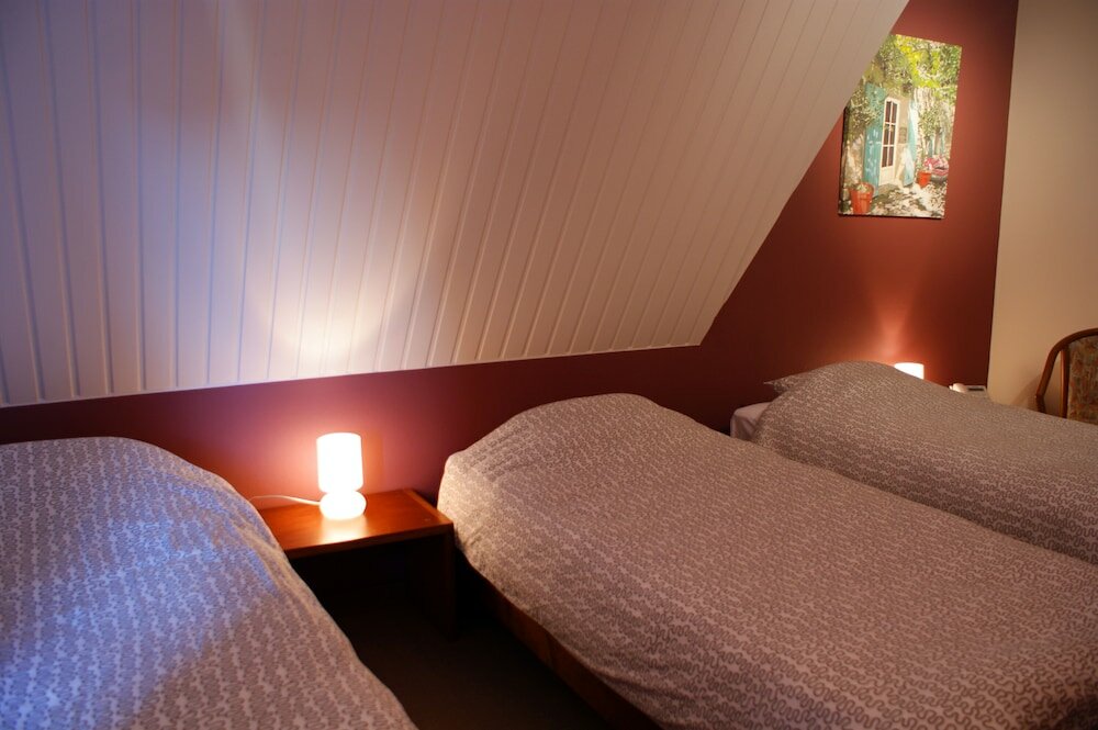 Фото Hostellerie La Villa Des Roses