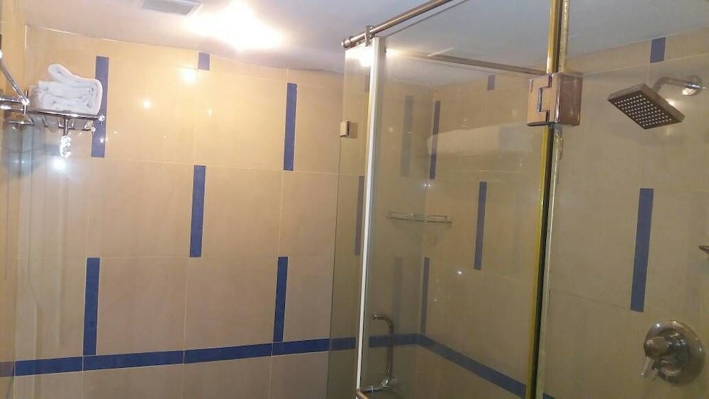 Фото Hotel Kanoos Residency