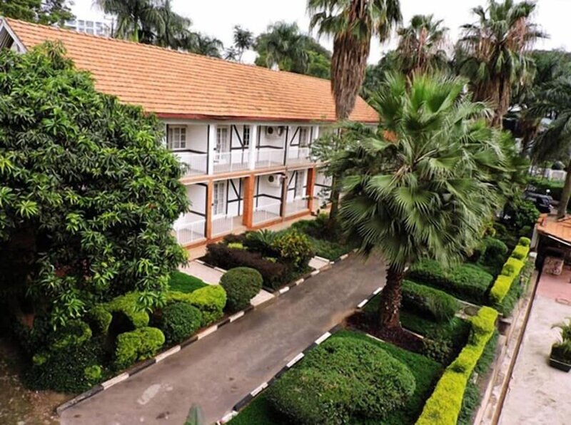 Гостиница Mosa Court Suites в Кампале