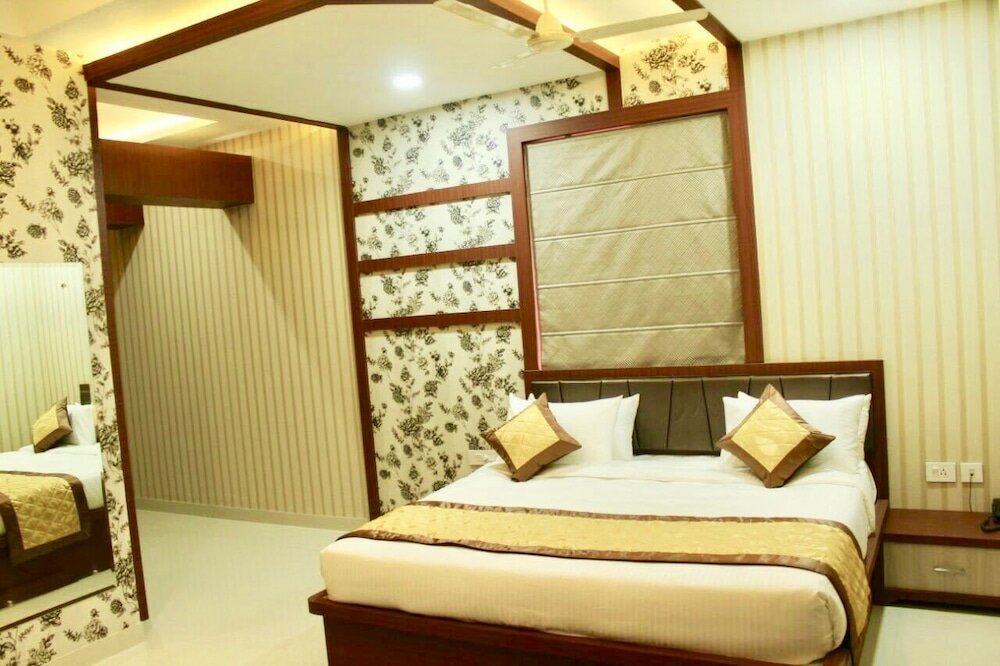 Фото Hotel Uday Palace