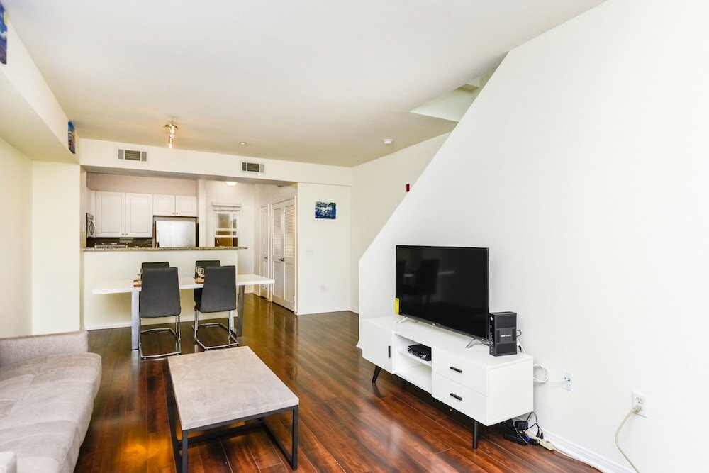 Фото Pelicanstay in Downtown San Diego