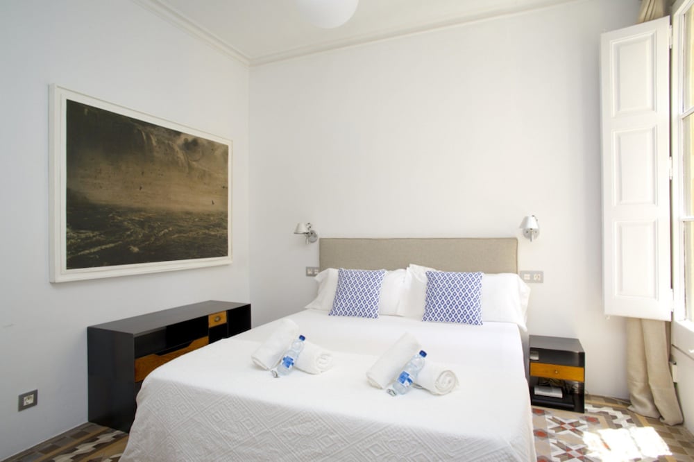Фото BarcelonaForRent The Claris Suites