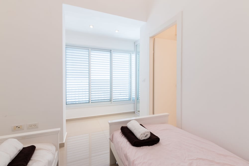 Фото Comfort Family Apartment near Beach by FeelHome