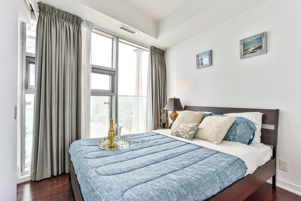 Фото Exquisite 55th Floor 2 Bed 2 Bath Parking