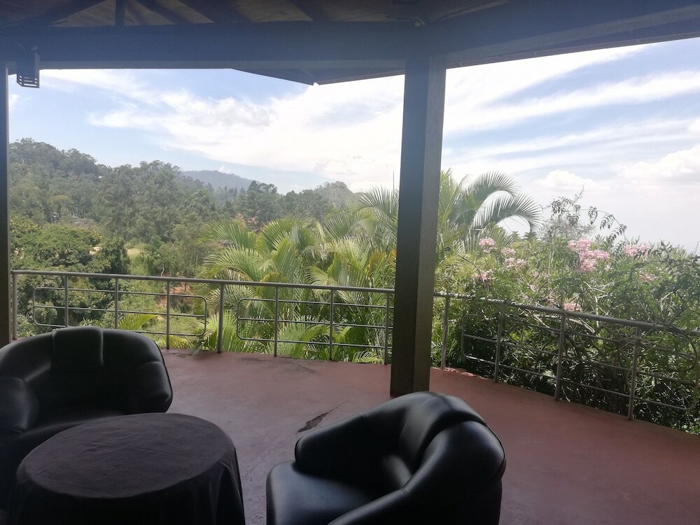 Фото Tea Garden Holiday Inn