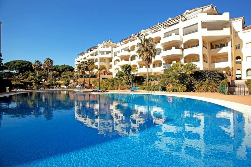 Гостиница Luxury beach apartment Elviria, Marbella