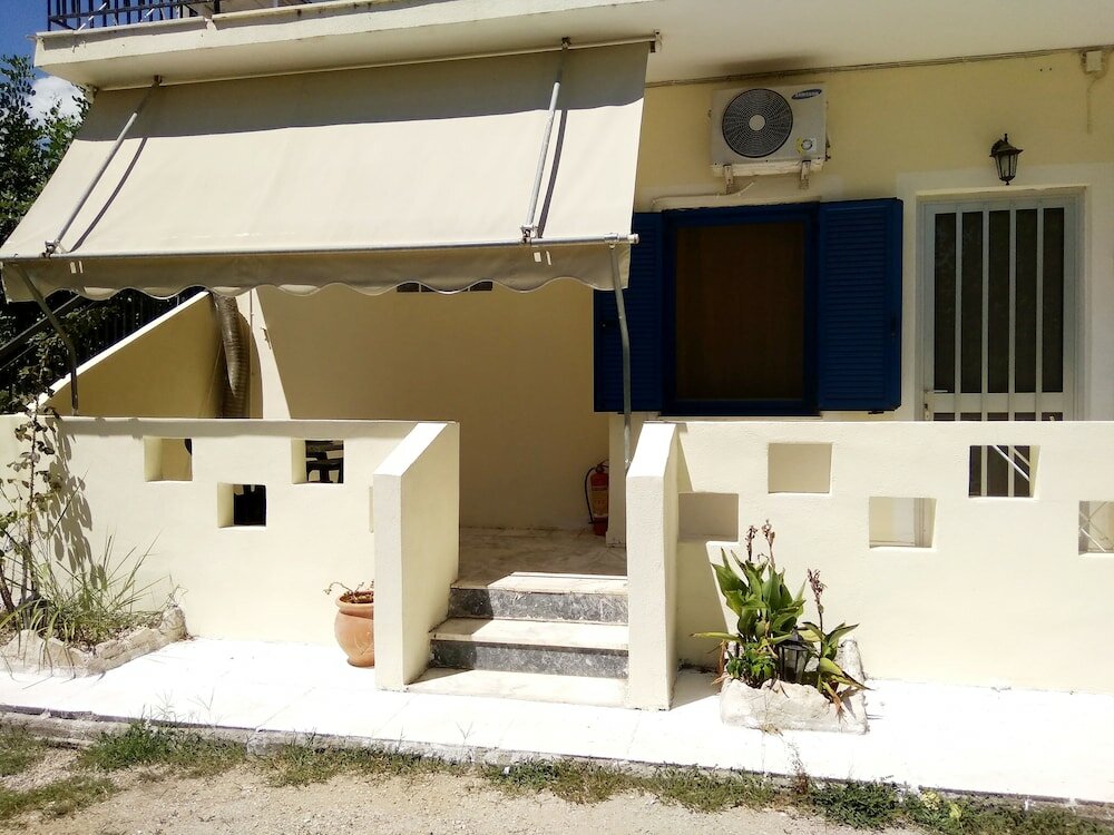 Фото Sarantakis Apartments