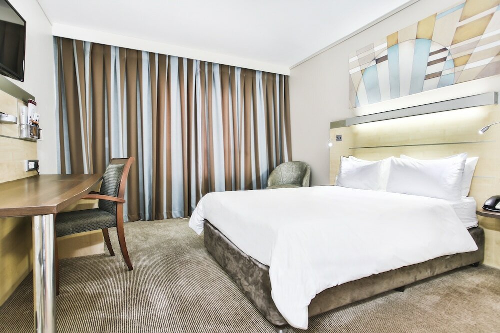 Фото Holiday Inn Express Sandton Woodmead, an Ihg Hotel