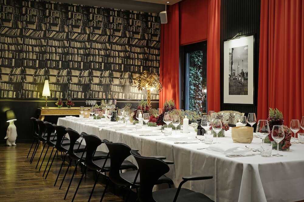 Фото The George Hotel