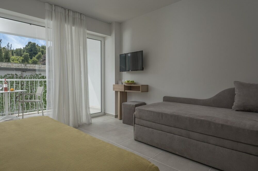 Фото Kriopigi Beach Hotel