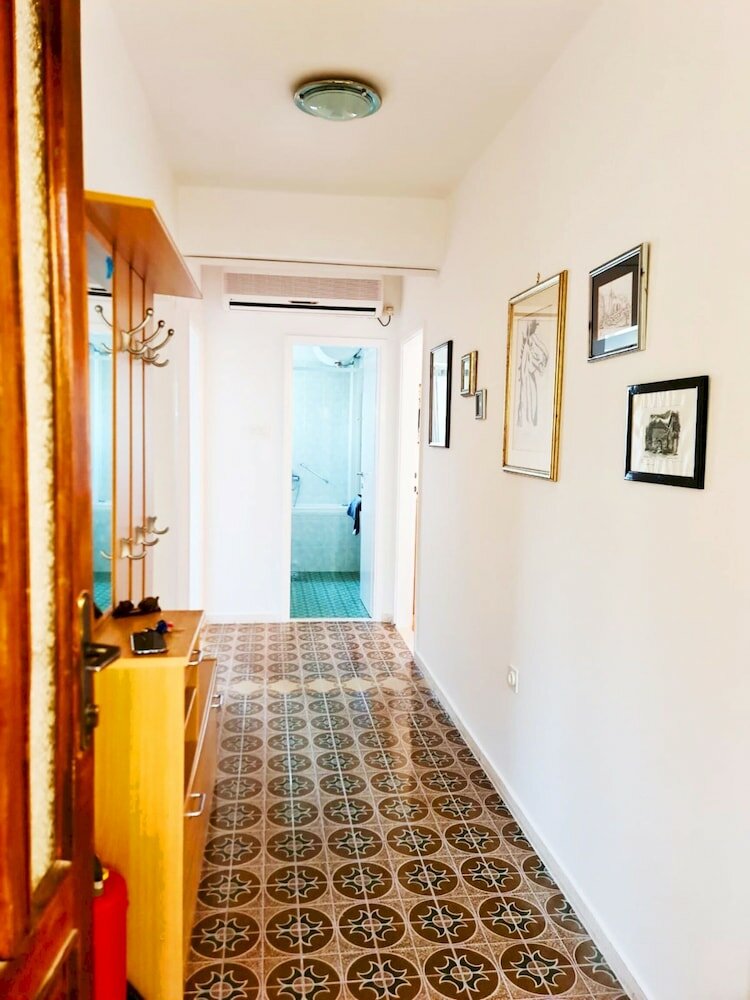 Фото Insideout Apartment