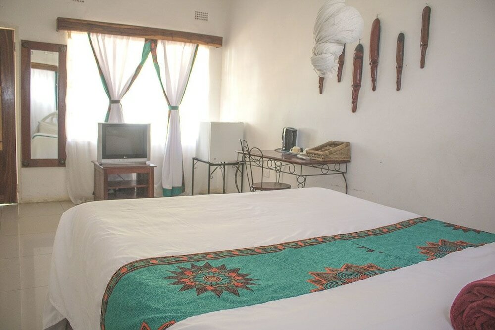 Фото Chanters Lodge, Livingstone