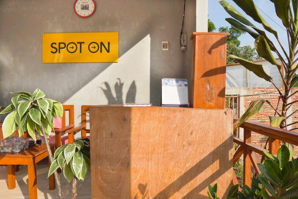 Фото Spot On 1746 Putri Kuning Residence - Campus Accommodation