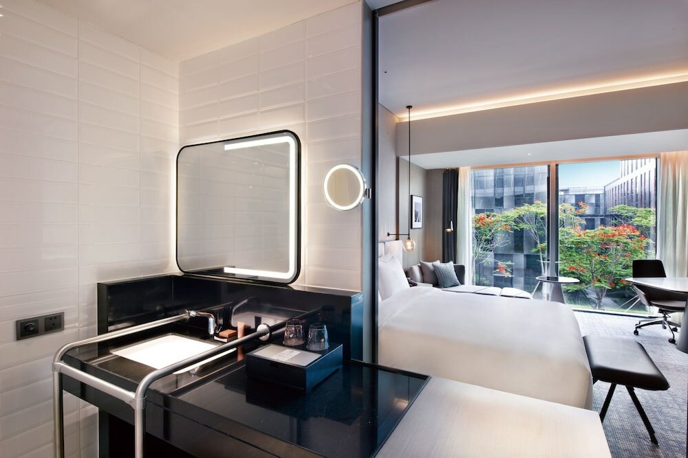 Фото Crowne Plaza Shenzhen World Exhibition and Convention Center by IHG