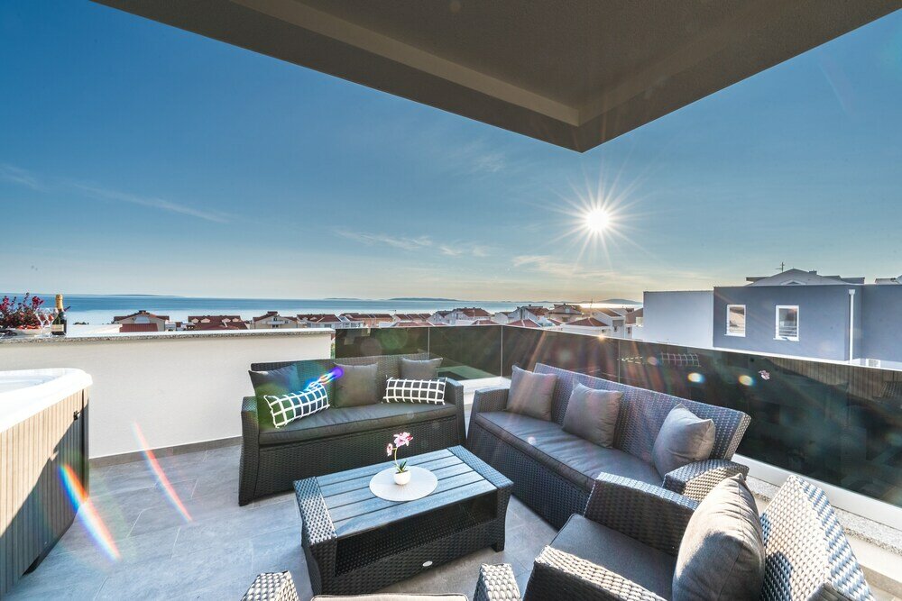 Фото Villa Magnifica Penthouse with Jacuzzi