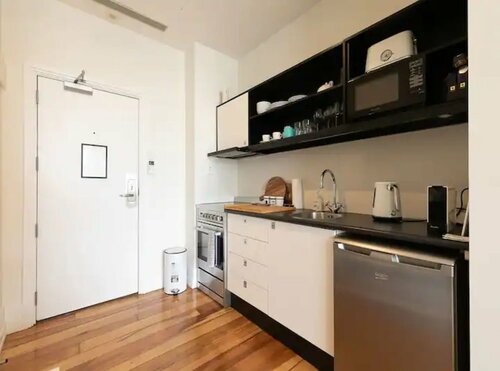 Гостиница Spacious One Bedroom With Pool And Gym! в Окленде