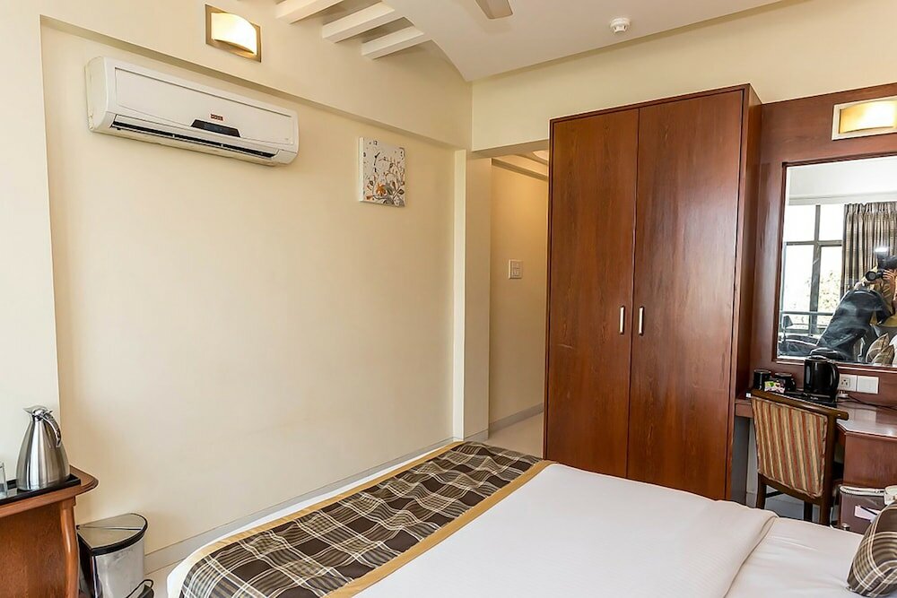 Фото Hotel Shubhangan