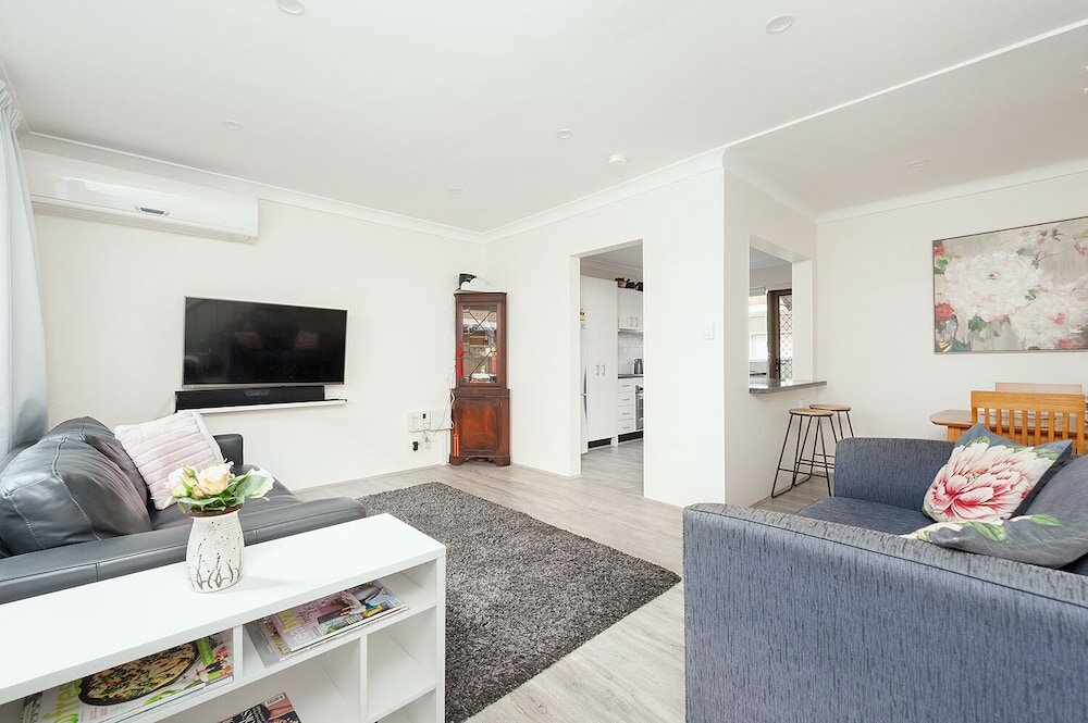 Фото Comfy & Convenient Homebush West