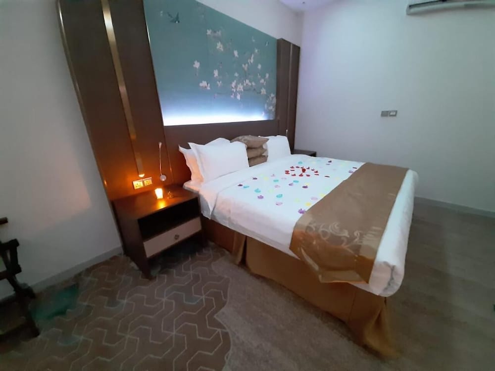 Фото Qasr Alshamal Hotel