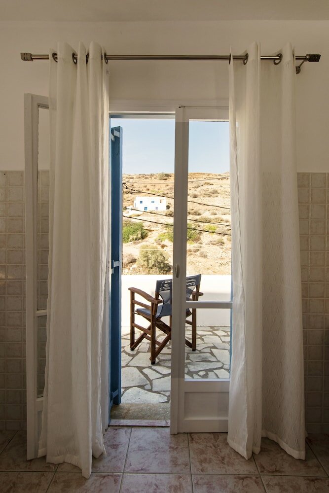 Фото Perigiali Rooms & Apartments Folegandros