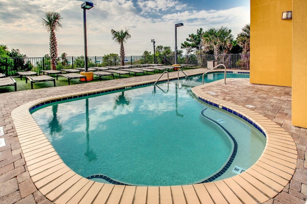 Фото Beachfront Anderson Condos by Hosteeva