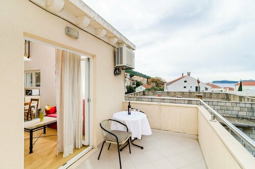 Гостиница Cozy Duplex Apartment A1, Close to the Sunset Beach Near Dubrovnik в Дубровнике